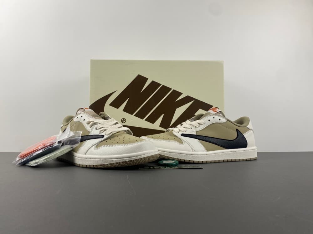 Travis Scott x Air Jordan White/Green/Black/Orange Swoosh Low Top.