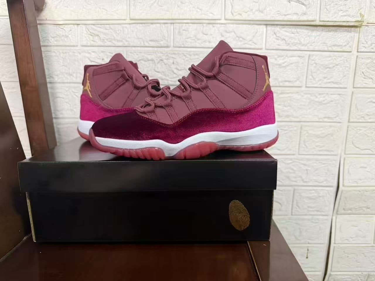 AIR JORDAN11