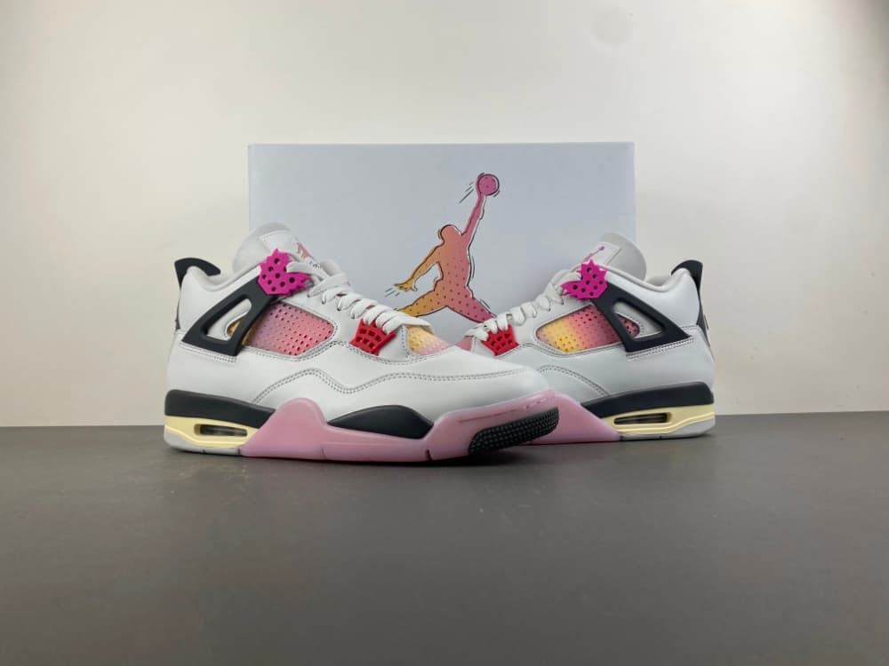 NIKE AIR JORDAN 4 RETRO '