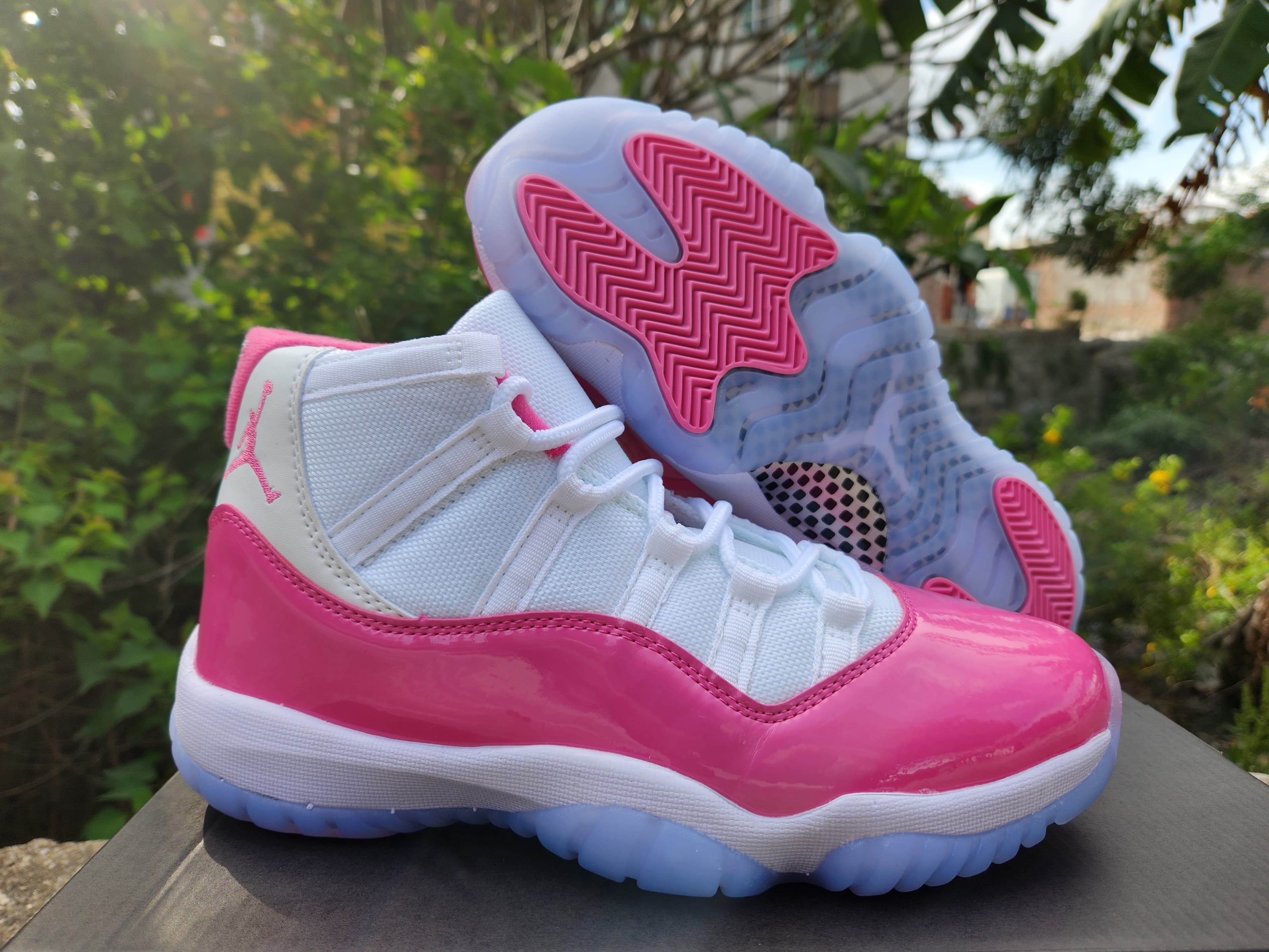 Air Jordan 11 Valentine's Day