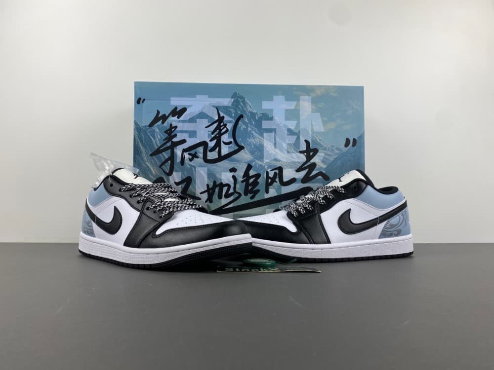 Air Jordan 1 Low. White/Black/Turquoise.