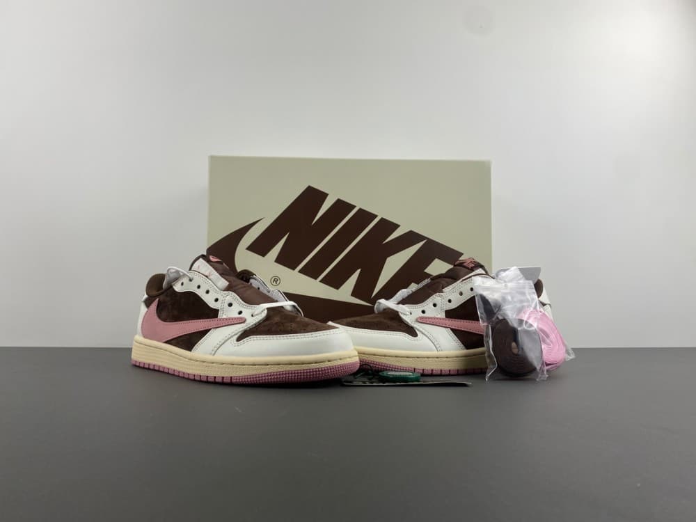 Travis Scott x Air Jordan 1 Low OG, Coffee/White Swoosh Low Top.