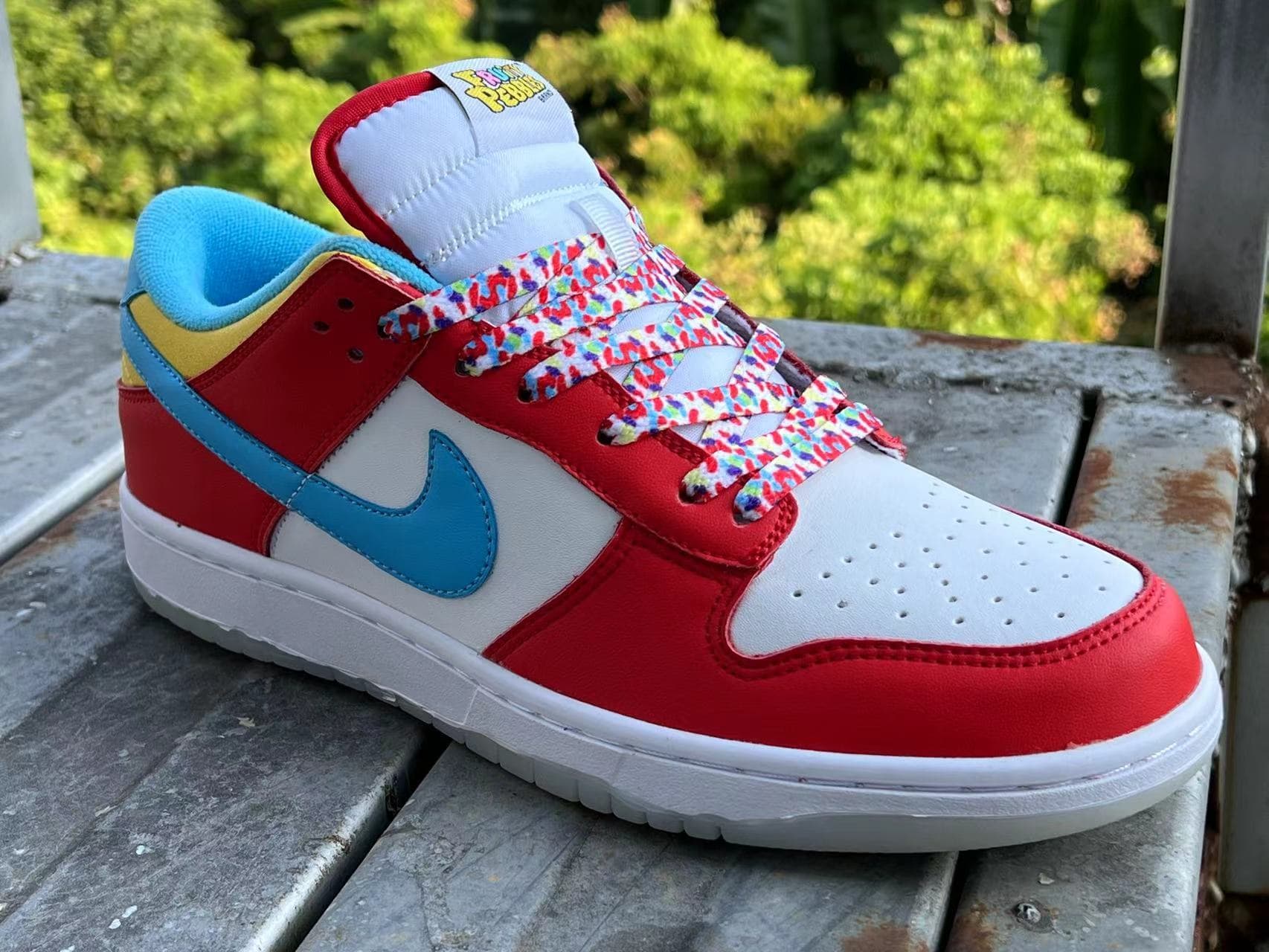 LeBron James x Nike Dunk Low“Fruity Pebbles