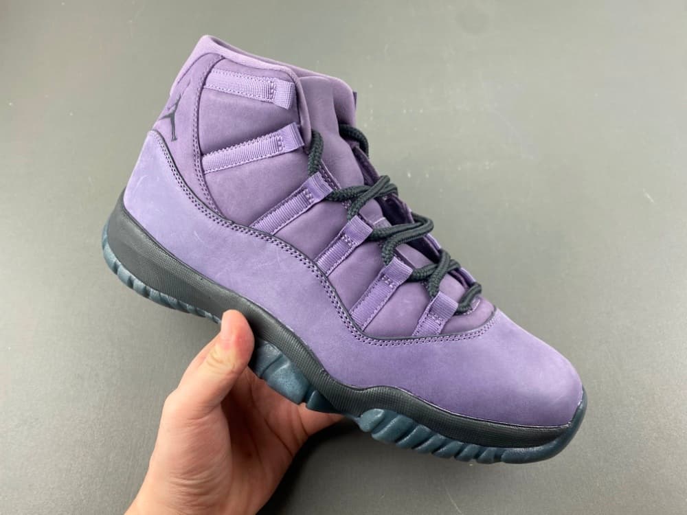 Air Jordan 11 “Las Vegas”