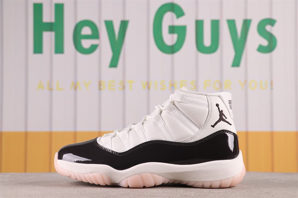 Air Jordan 11 WMNS “Neapolitan”