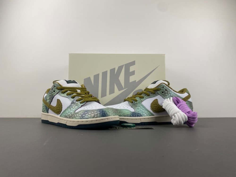DUNK LOW SB