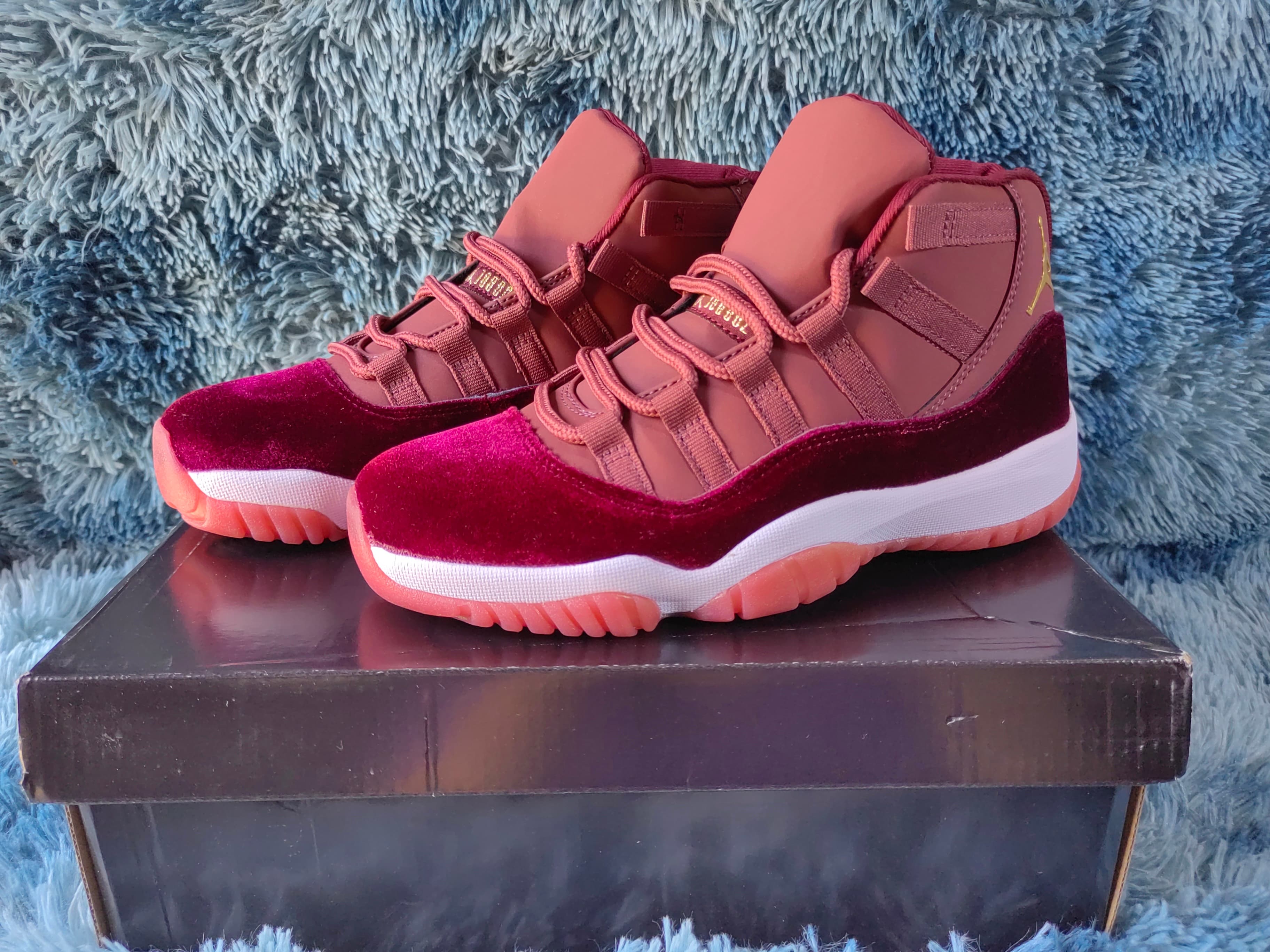 Air Jordan 11Red Velvet Space